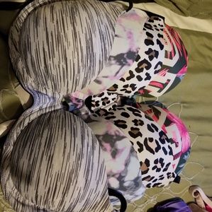 **SOLD**VS PINK Bras